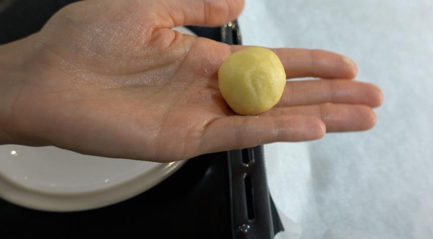Фото приготовления рецепта: Нежнейшее итальянское печенье с джемом, шаг №2