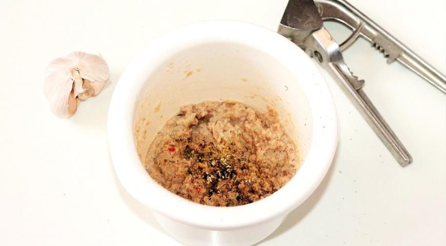 Фото приготовления рецепта: Расстегаи с капустой и мясом , шаг №3