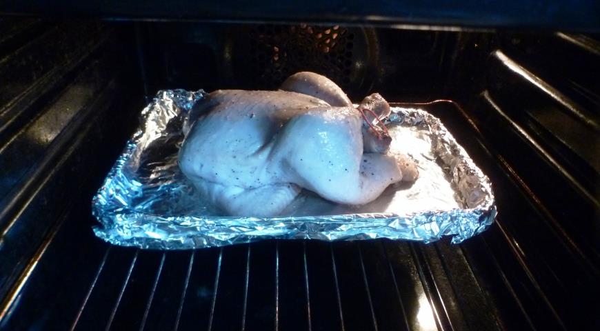 Фото приготовления рецепта: Запеченная курица по-калабрийски, шаг №4