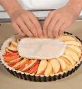 Фото приготовления рецепта: Яблочный пирог в духовке, шаг №5