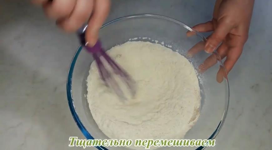 Фото приготовления рецепта: Универсальное дрожжевое тесто без яиц и молока, шаг №5