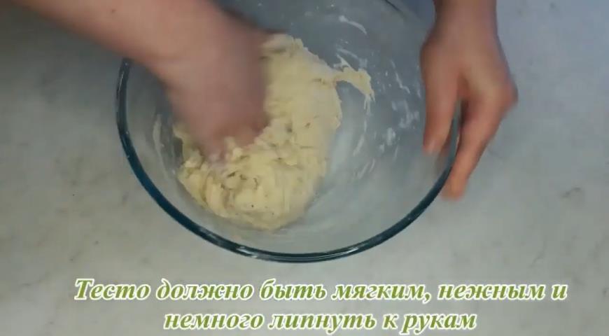 Фото приготовления рецепта: Универсальное дрожжевое тесто без яиц и молока, шаг №9