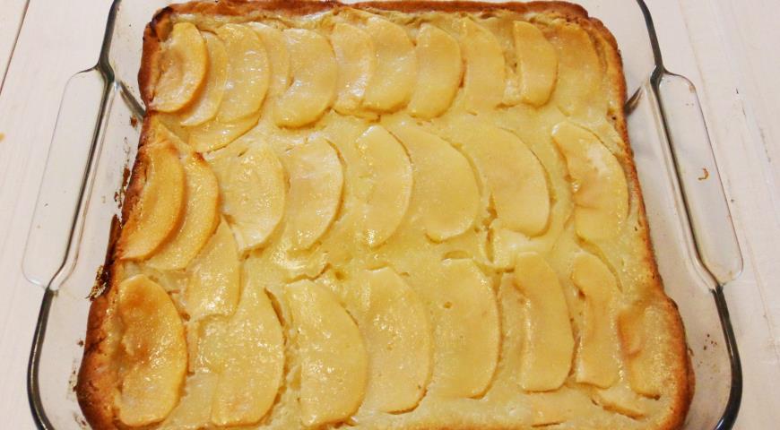 Цветаевский яблочный пирог, только что из духовки