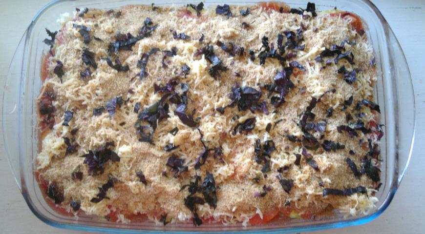 Фото приготовления рецепта: Тьелла - запеканка из картофеля, кабачков и помидоров , шаг №18