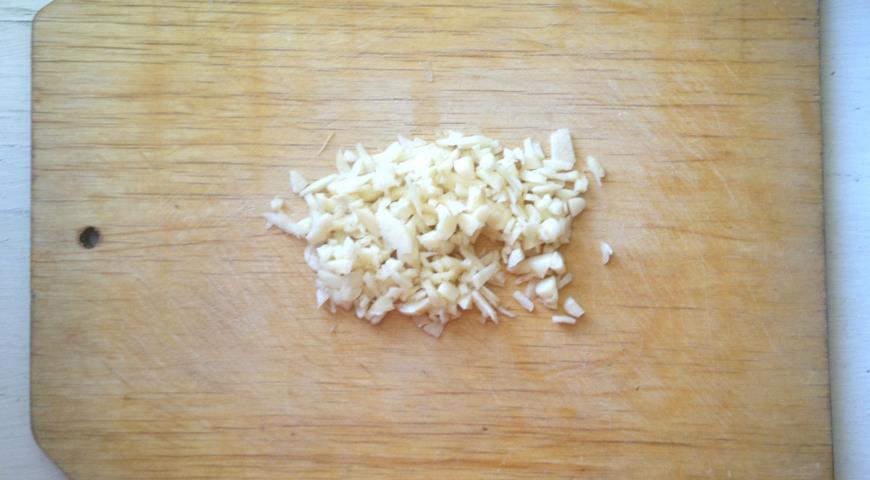Фото приготовления рецепта: Тьелла - запеканка из картофеля, кабачков и помидоров , шаг №3