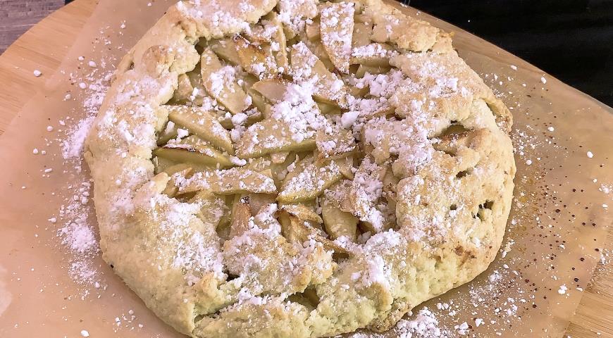 Фото приготовления рецепта: Постный пирог с яблоками - галета, шаг №6