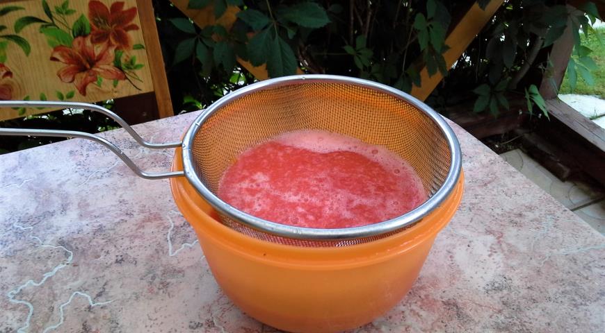Гаспачо - холодный томатный суп для жаркого лета