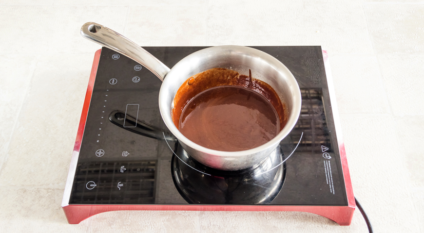 Фото приготовления рецепта: Брауни из кабачка, шаг №2