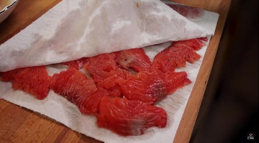 Фото приготовления рецепта: Заливная рыба с яблочным соком, шаг №7