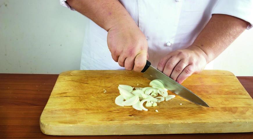 Фото приготовления рецепта: Шашлык из свинины в духовке на противне, шаг №2