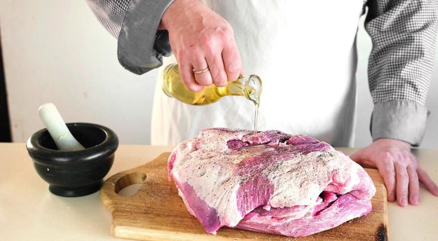 Фото приготовления рецепта: Буженина из свинины в духовке, шаг №3
