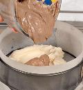 Фото приготовления рецепта: Шоколадный мраморный чизкейк, шаг №3