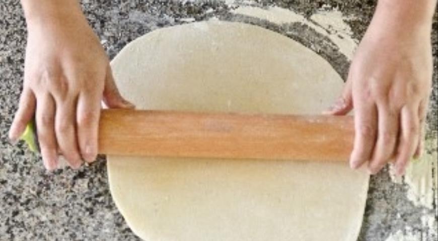Фото приготовления рецепта: Турецкие пельмени (Manti) с нутом, приготовленные в духовке, шаг №9