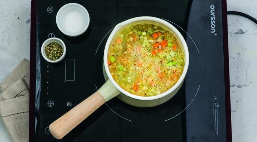 Фото приготовления рецепта: Итальянский женатый суп, шаг №3
