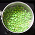Фото приготовления рецепта: Фарфалле с зеленым горошком и сливками, шаг №2
