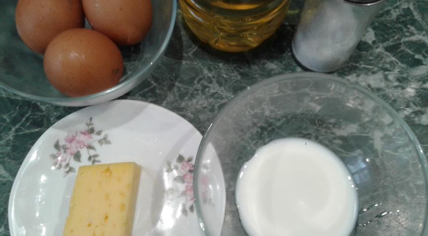 Необходимые продукты для приготовления омлета с сыром