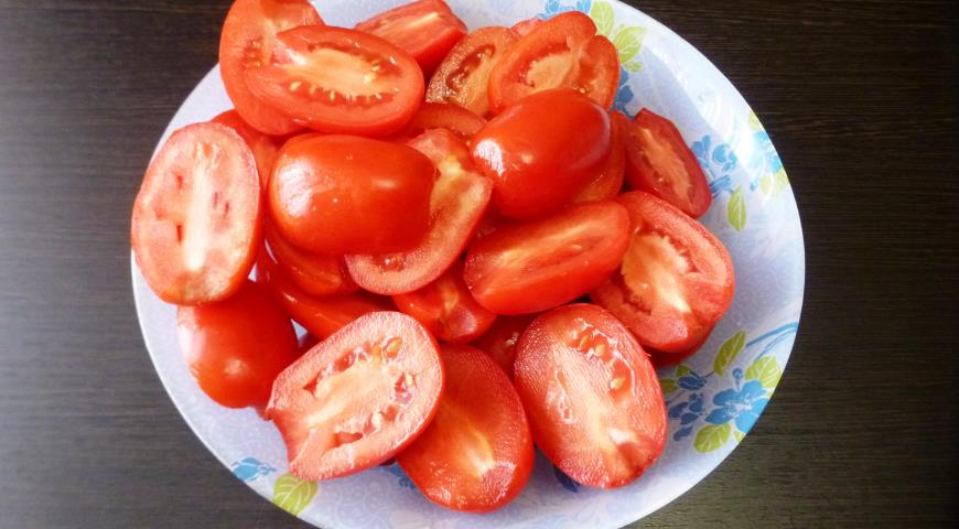 Фото приготовления рецепта: Вяленые томаты, шаг №1