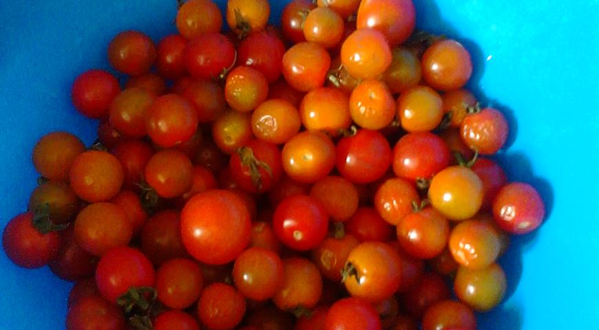 Подготовить помидоры черри к приготовлению джема
