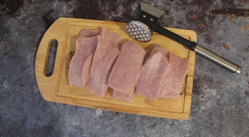 Фото приготовления рецепта: Свиные отбивные, шаг №1