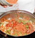 Фото приготовления рецепта: Спагетти с соусом из чечевицы, шаг №1