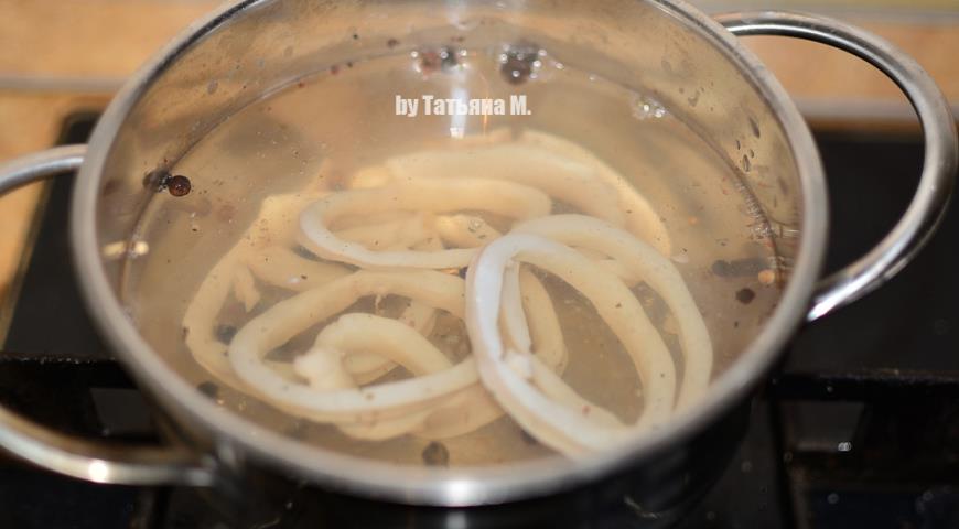 Фото приготовления рецепта: Суп-пюре из запеченных овощей с кальмаром, шаг №1
