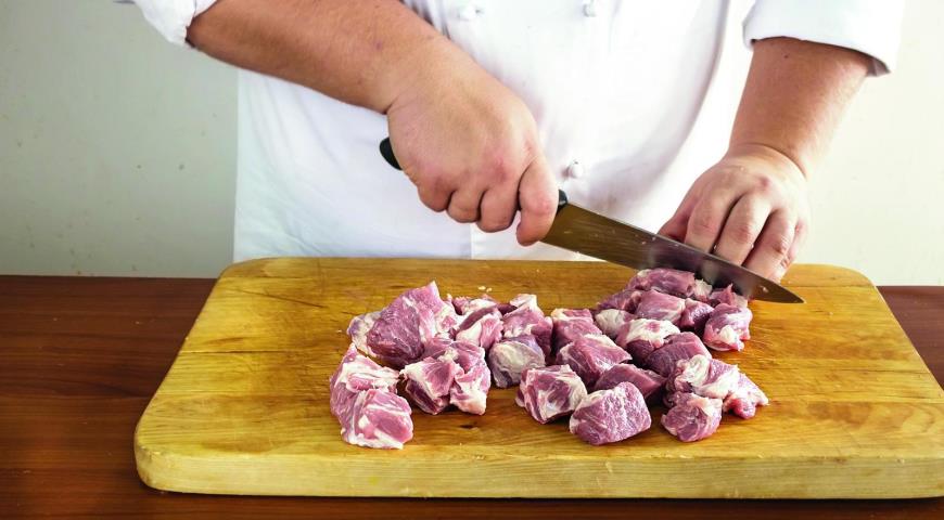 Фото приготовления рецепта: Шашлык из свинины в духовке на противне, шаг №1