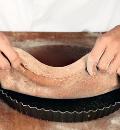 Фото приготовления рецепта: Тисайский пирог с вишней, шаг №2