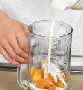 Фото приготовления рецепта: Персиковый слаш, шаг №2