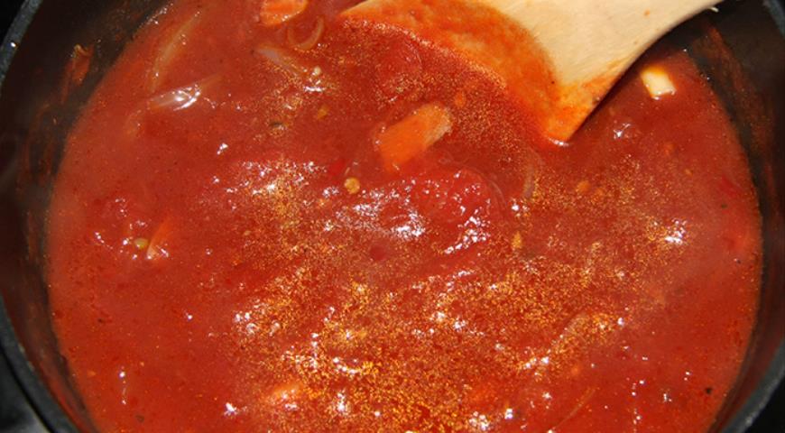 Измельчить Smoky tomato sauce до однородности для приготовления фрикаделек
