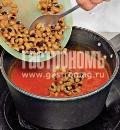 Фото приготовления рецепта: Тосканский суп с фасолью и макаронами, шаг №3