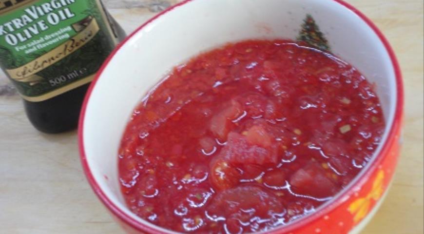 Фото приготовления рецепта: Курица в томатно-сливочном соусе, шаг №2