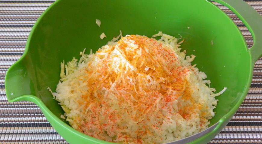 Фото приготовления рецепта: Гнёзда из кабачков с рисом, шаг №3