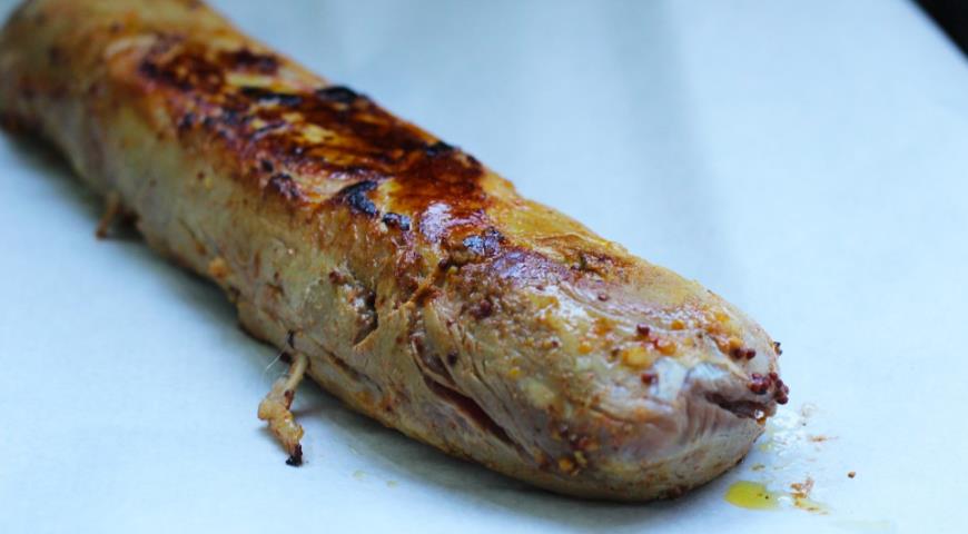 Фото приготовления рецепта: Свиное филе с пикантными грушами, шаг №6