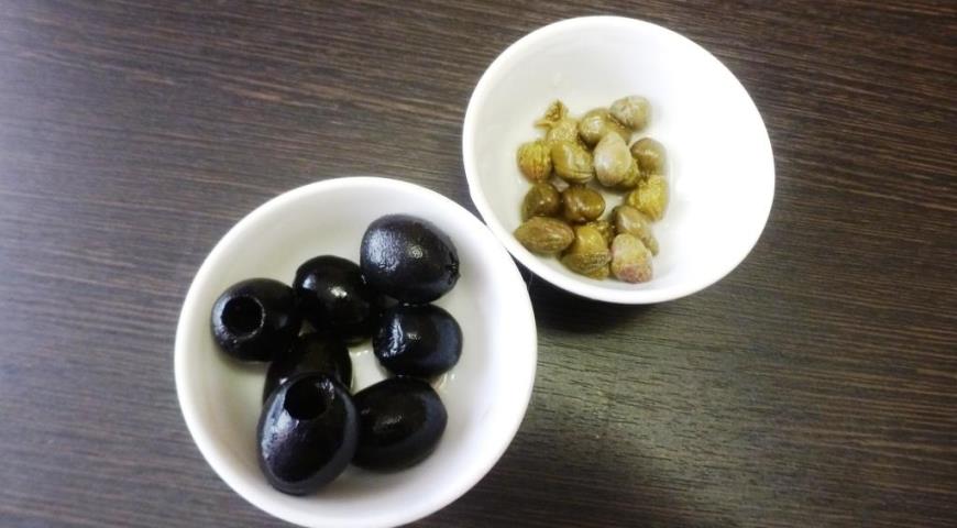 Фото приготовления рецепта: Рийет из скумбрии с маслинами и каперсами, шаг №3