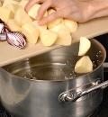 Фото приготовления рецепта: Картофельное пюре с перцами и чесноком, шаг №1