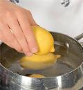 Фото приготовления рецепта: Лимонный поссет, шаг №1