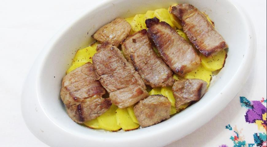 Фото приготовления рецепта: Мясо по-орловски, шаг №5