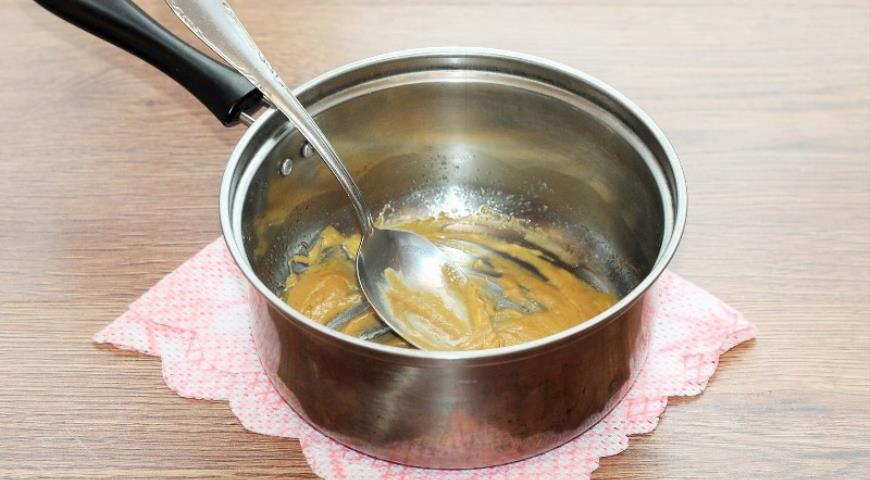 Фото приготовления рецепта: Мясное суфле с горчичным соусом, шаг №10