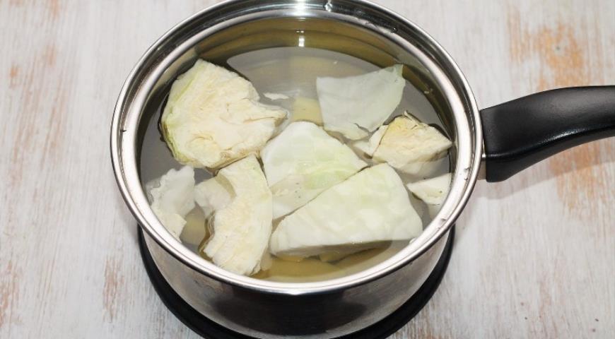Фото приготовления рецепта: Овощной суп-пюре с грибной начинкой , шаг №2
