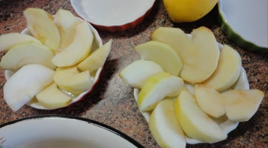Фото приготовления рецепта: Яблочно-тыквенный десерт, шаг №3