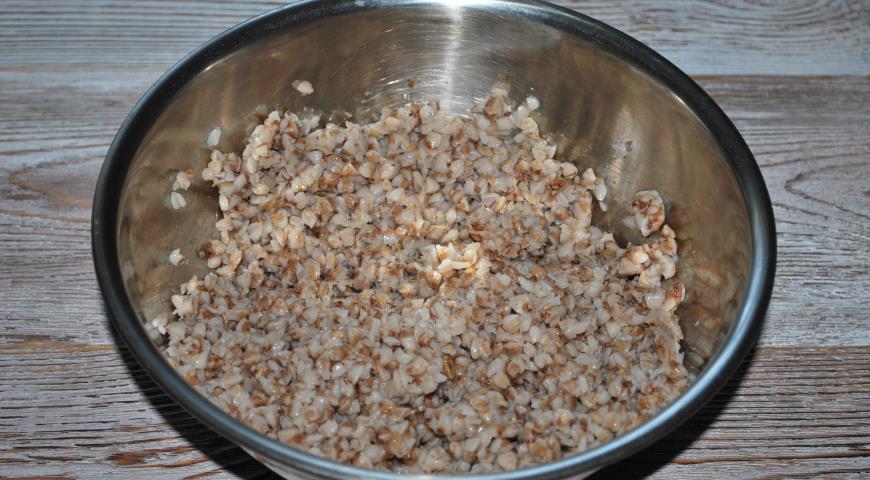 Фото приготовления рецепта: Постные  гречаники с грибами, шаг №1