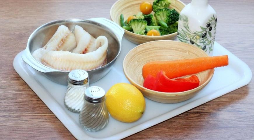 Фото приготовления рецепта: Рыба с овощами, приготовленная на пару, шаг №1