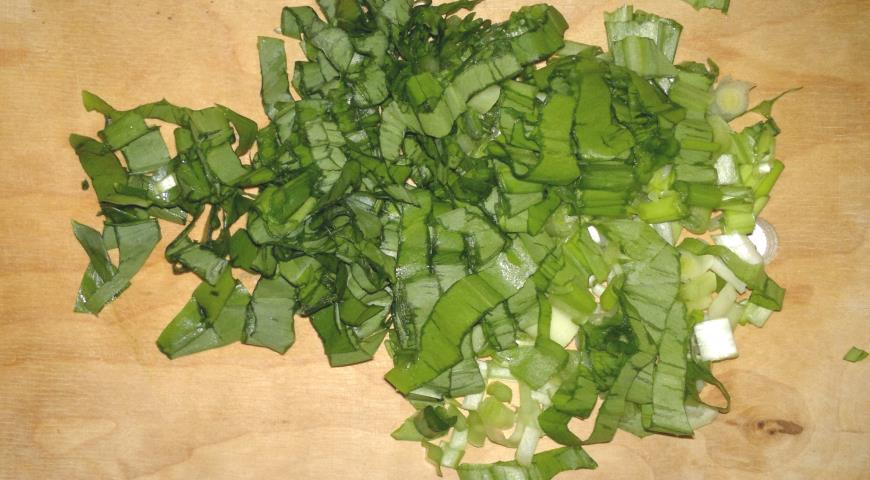 Фото приготовления рецепта: Весенний салат с имбирём, шаг №1