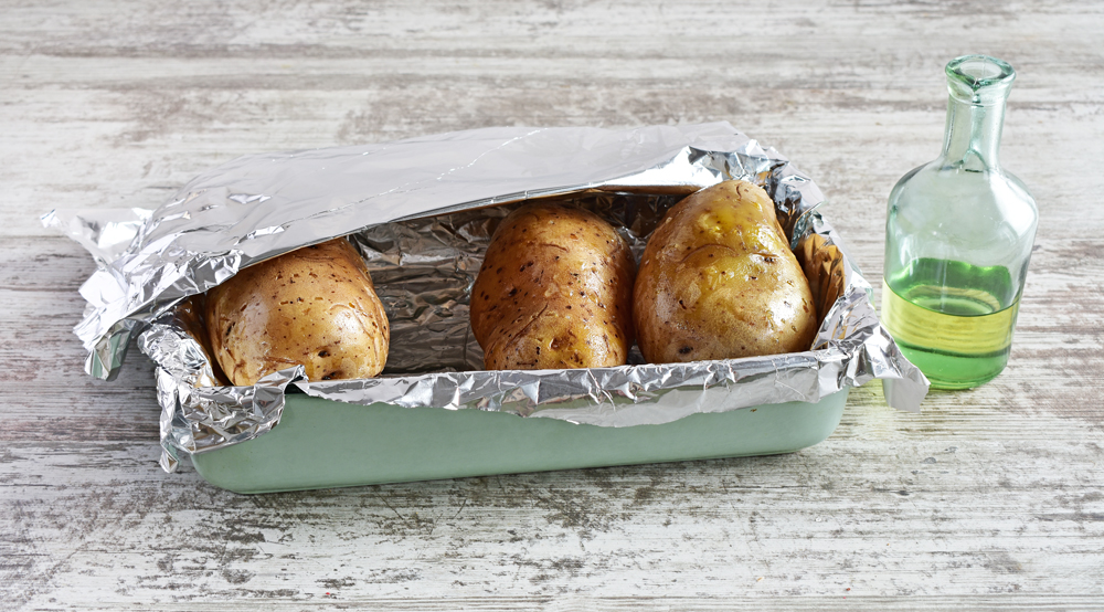 Фото приготовления рецепта: Фаршированный картофель «по-тоскански», шаг №1