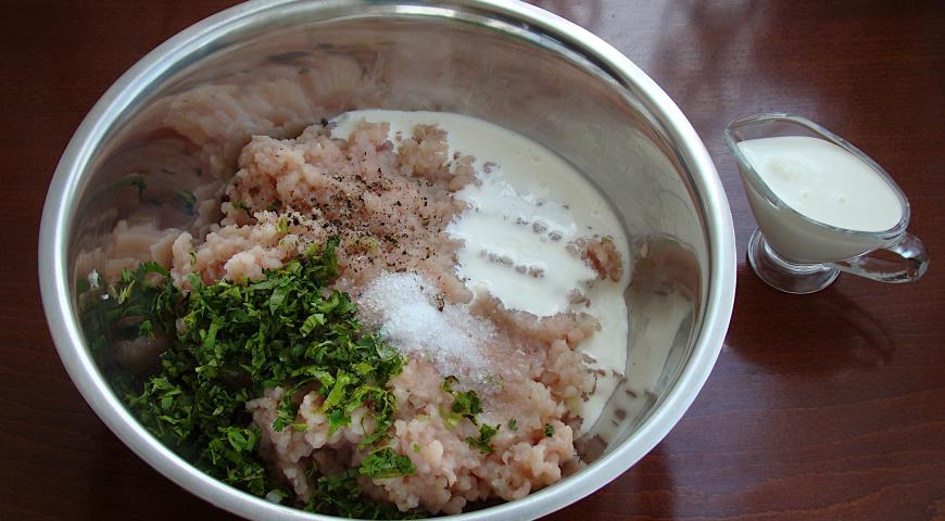 Фото приготовления рецепта: Суп с фрикадельками и гречкой, шаг №2