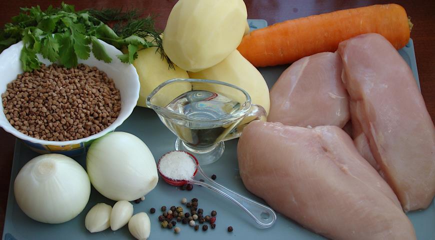 Фото приготовления рецепта: Суп с фрикадельками и гречкой, шаг №1