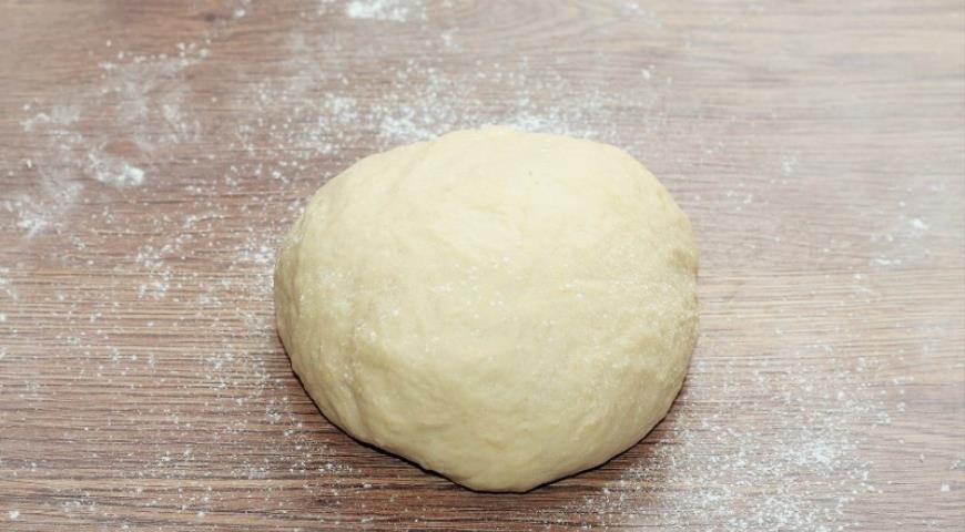 Фото приготовления рецепта: Пирог со стручковой фасолью и мясом, шаг №6