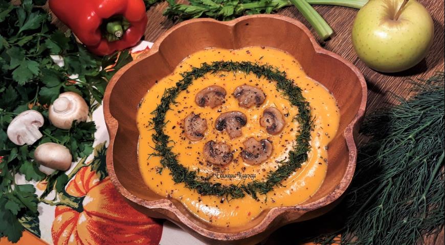 Фото приготовления рецепта: Суп-пюре из сезонных овощей, шаг №6