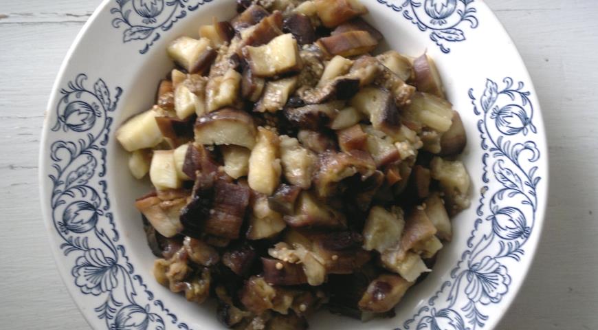 Фото приготовления рецепта: Салат из баклажанов, шаг №3
