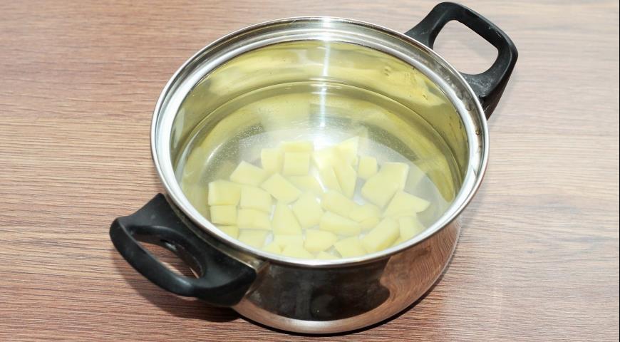 Фото приготовления рецепта: Суп с вялеными томатами или намазка для бутербродов, шаг №2